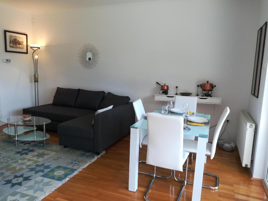 Homy Apartment In Buda, With Safe Garage And Terrace Boedapest Buitenkant foto
