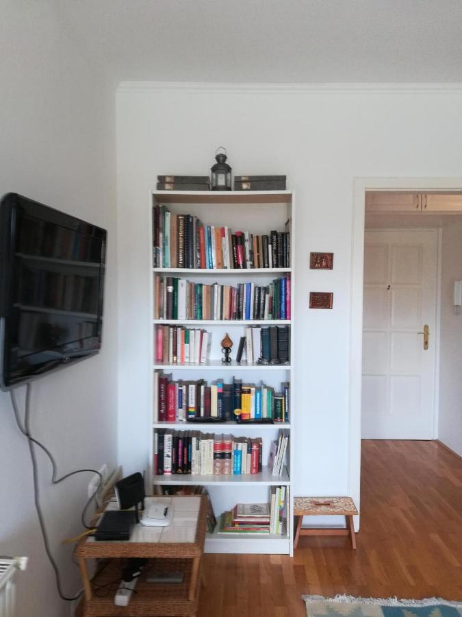 Homy Apartment In Buda, With Safe Garage And Terrace Boedapest Buitenkant foto